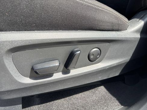 Used 2025 Nissan Pathfinder SV AWD/4WD image 22
