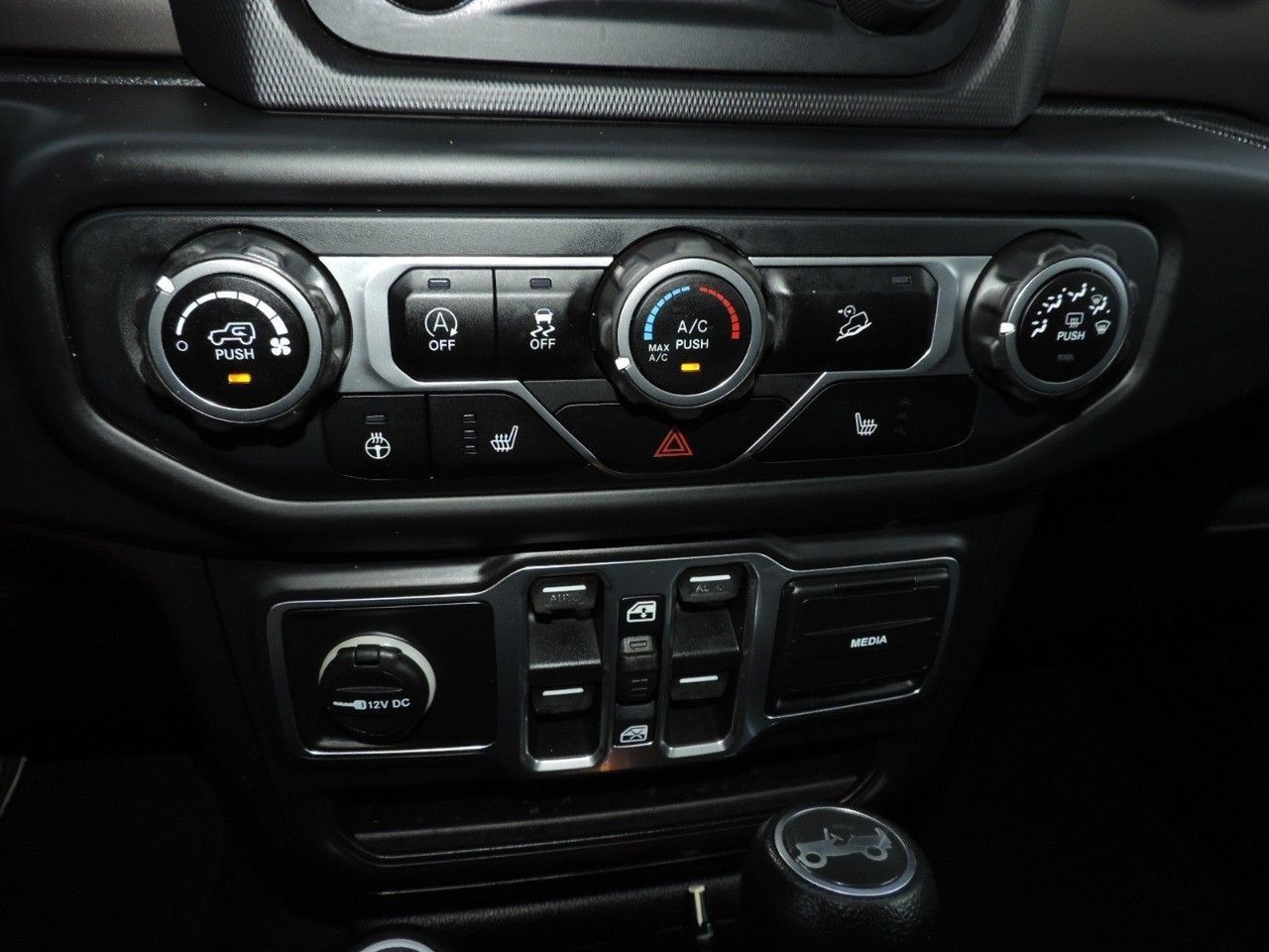 Used 2018 Jeep Wrangler Unlimited Sport S AWD/4WD image 23