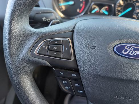 Used 2017 Ford Escape SE AWD/4WD image 16