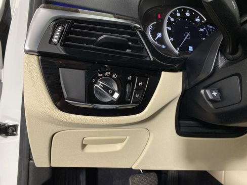 Used 2019 BMW 530i xDrive w/ Convenience Package image 36