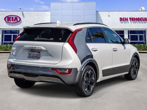 Certified 2023 Kia Niro Wave FWD image 4