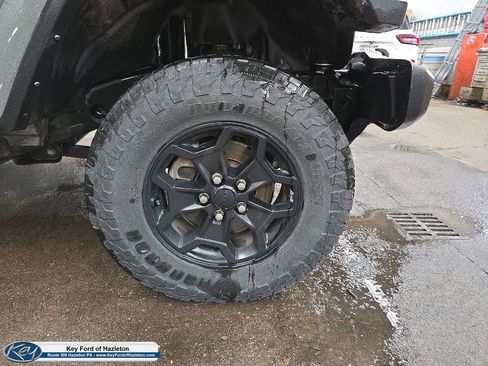 Used 2021 Jeep Gladiator Sport AWD/4WD image 16