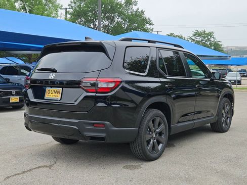 New 2026 Honda Pilot Sport image 5