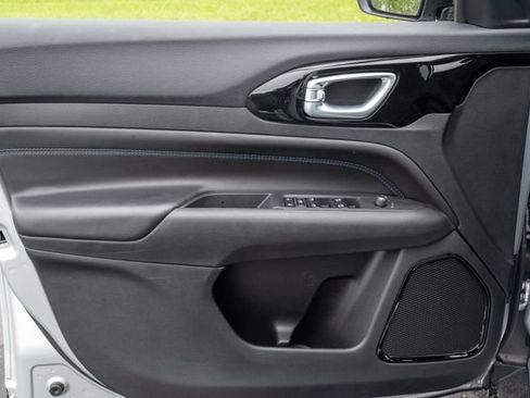 New 2026 Jeep Compass Latitude AWD/4WD image 8