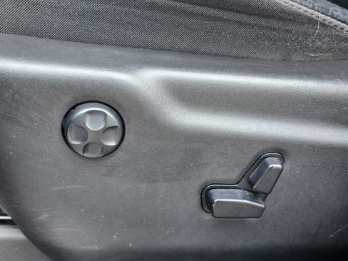 Used 2019 Jeep Grand Cherokee Limited image 23