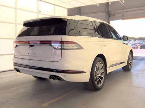 Used 2022 Lincoln Aviator Grand Touring w/ Equipment Group 301A AWD/4WD image 2