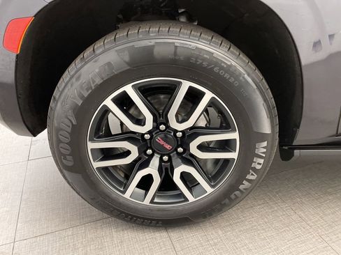 Used 2023 GMC Yukon AT4 image 11