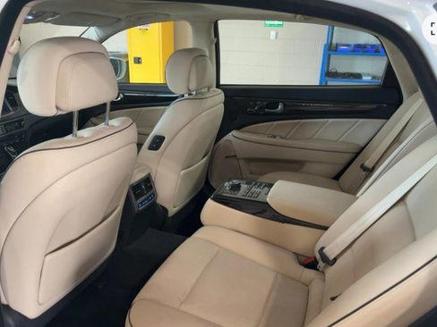 Used 2014 Hyundai Equus Signature image 10