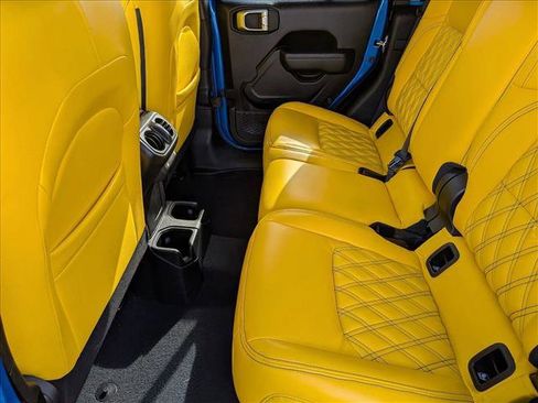 Used 2022 Jeep Gladiator Willys image 16