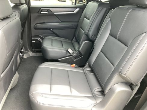 Certified 2026 GMC Acadia Elevation w/ Elevation Premium Package FWD image 25