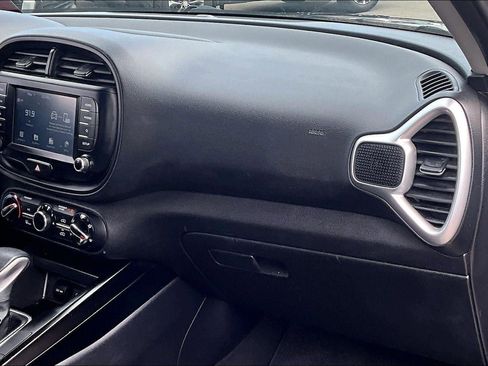 Used 2020 Kia Soul S FWD image 14