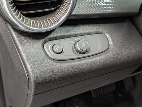 New 2026 Chevrolet Trax ACTIV w/ Sunroof Package FWD image 16