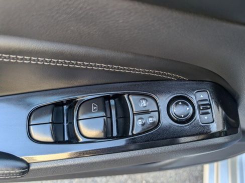 Used 2022 Nissan Altima 2.5 SV w/ SV Premium Package image 12