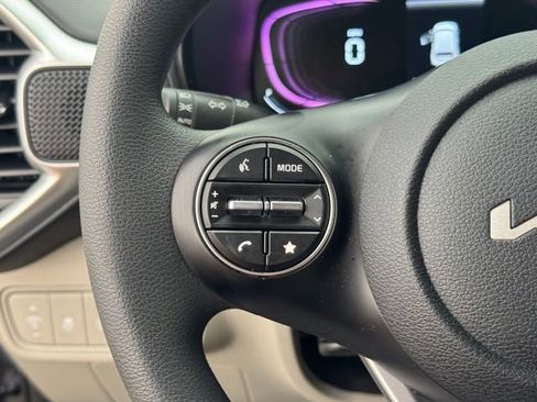 Certified 2024 Kia Soul LX FWD image 27