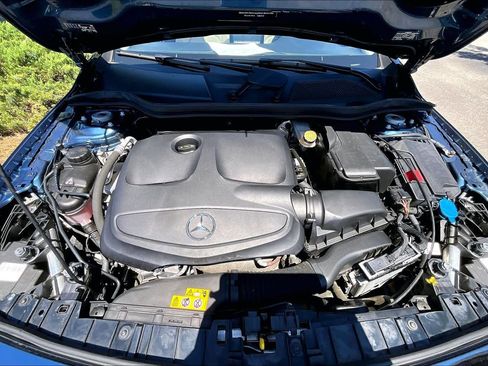 Certified 2019 Mercedes-Benz GLA 250 4MATIC image 32
