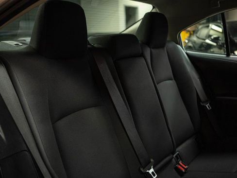 Used 2021 Toyota Corolla LE image 15