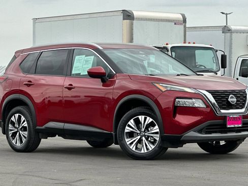 Used 2023 Nissan Rogue SV w/ SV Premium B Package FWD image 2