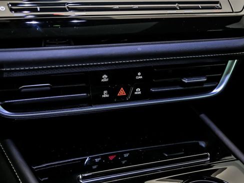 Used 2025 Volkswagen Atlas SEL Premium R-Line AWD/4WD image 23