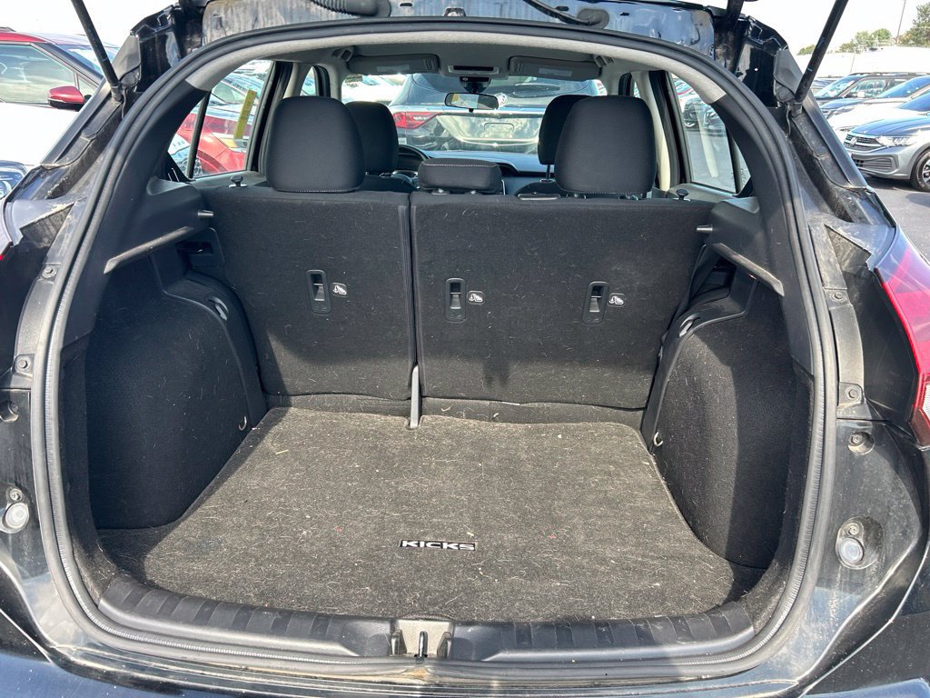 Used 2022 Nissan Kicks S FWD image 10