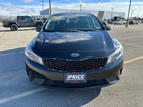 Used 2017 Kia Forte LX image 9