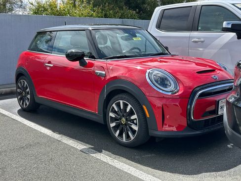 Used 2024 MINI Cooper SE FWD image 2
