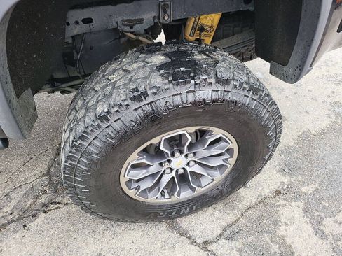Used 2018 Chevrolet Colorado ZR2 AWD/4WD image 12