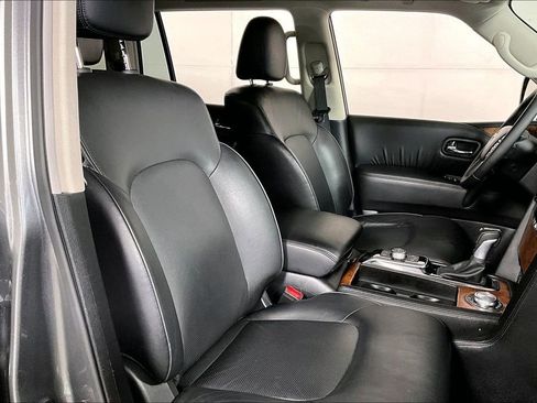 Used 2024 Nissan Armada SL w/ Captain's Chairs Package image 7