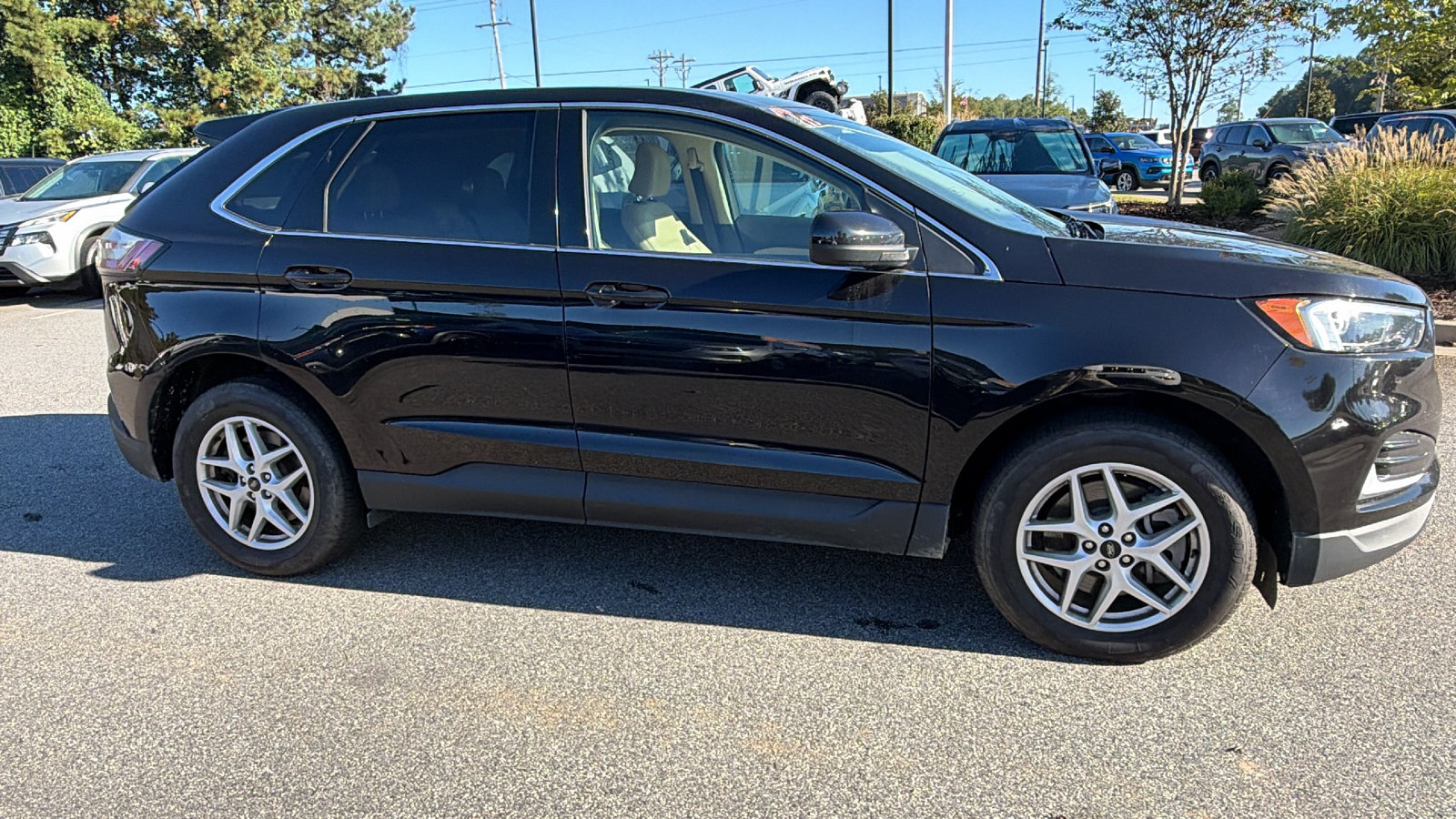 Used 2024 Ford Edge SEL AWD/4WD image 7