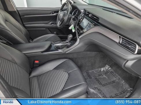 Used 2019 Toyota Camry SE FWD image 18