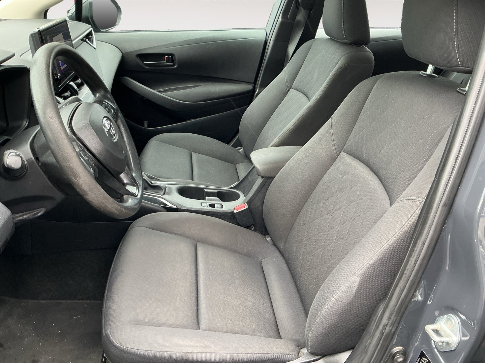 Used 2024 Toyota Corolla LE FWD image 9