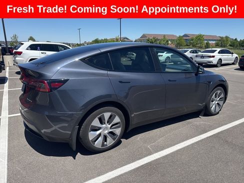 Used 2022 Tesla Model Y Long Range AWD/4WD image 2