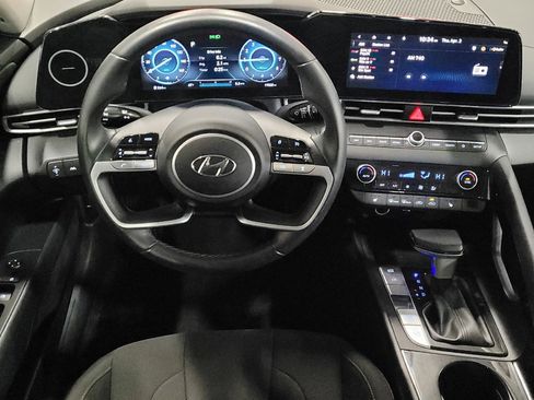 Used 2023 Hyundai Elantra SEL w/ Convenience Package FWD image 22