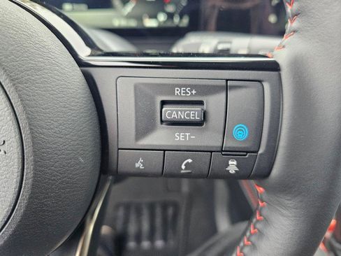 Used 2025 Nissan Kicks SR w/ SR Premium Package image 31