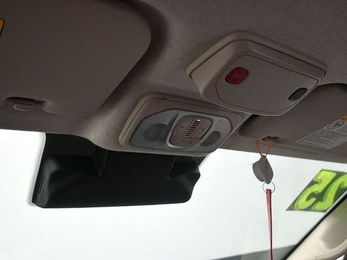 Used 2025 RAM ProMaster 2500 w/ Convenience Group image 18