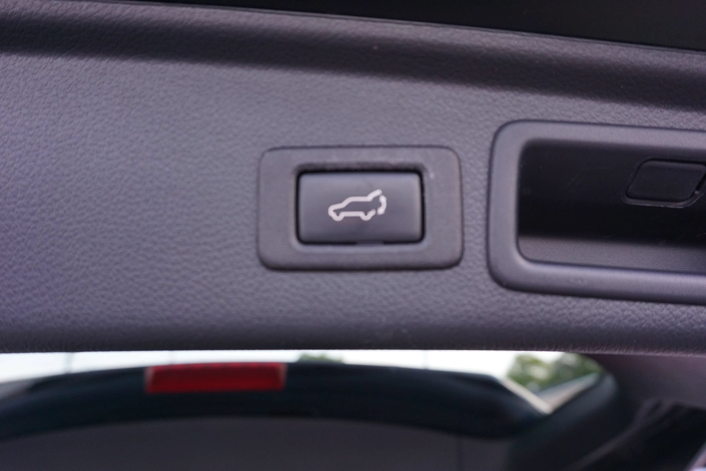 Used 2017 Subaru Forester 2.5i Touring AWD/4WD image 16