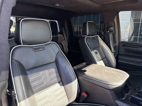 Used 2024 GMC Sierra 1500 AT4X image 7