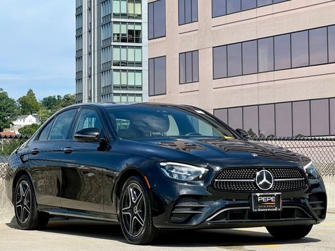 Used 2022 Mercedes-Benz E 450 4MATIC Sedan image 1