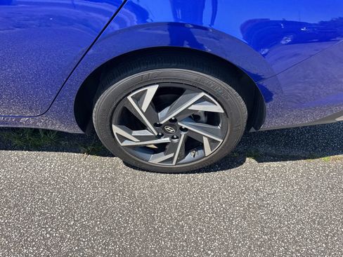 Used 2025 Hyundai Elantra Sport FWD image 19
