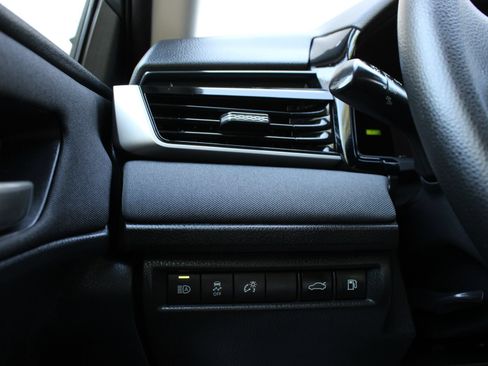Used 2025 Toyota Camry LE FWD image 29