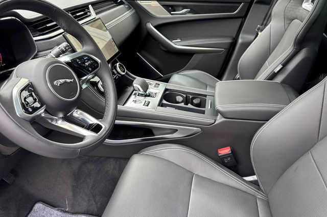 New 2026 Jaguar F-PACE R-Dynamic S AWD/4WD image 9