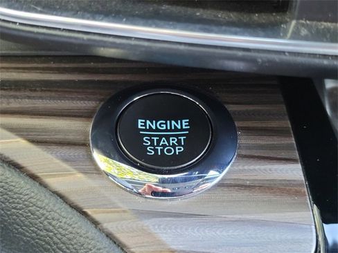 Certified 2022 Ford Explorer Limited w/ Equipment Group 301A image 26