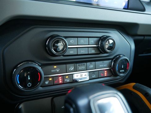 Certified 2022 Ford Bronco Badlands image 16