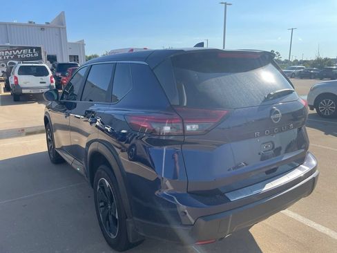 Used 2025 Nissan Rogue SV FWD image 8