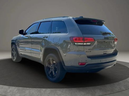 Used 2020 Jeep Grand Cherokee Laredo AWD/4WD image 7