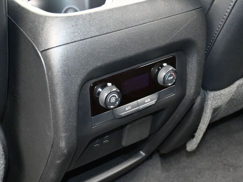 Used 2025 Chevrolet Traverse LT w/ Midnight/Sport Edition image 40