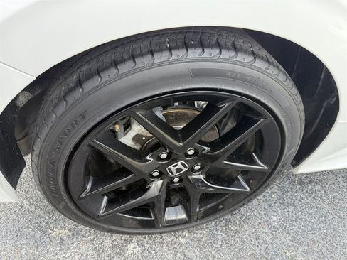Used 2023 Honda Civic Sport image 5