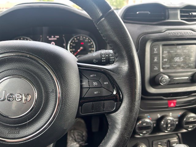 Used 2016 Jeep Renegade Latitude AWD/4WD image 36