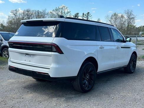 New 2026 Lincoln Navigator L Reserve AWD/4WD image 30