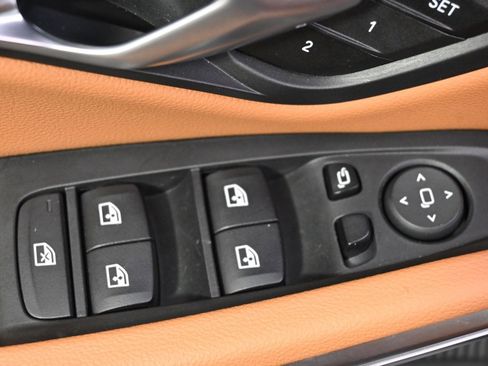 Used 2022 BMW 330i xDrive Sedan w/ Driving Assistance Package image 23