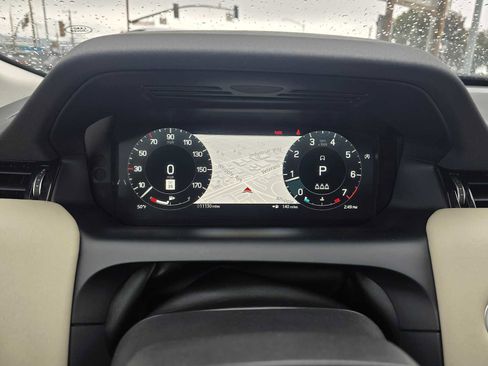 Used 2025 Land Rover Discovery Sport S image 28